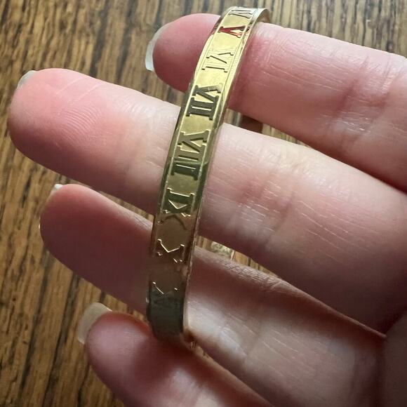 Gold tone roman numeral hinged bangle bracelet - Picture 5 of 6